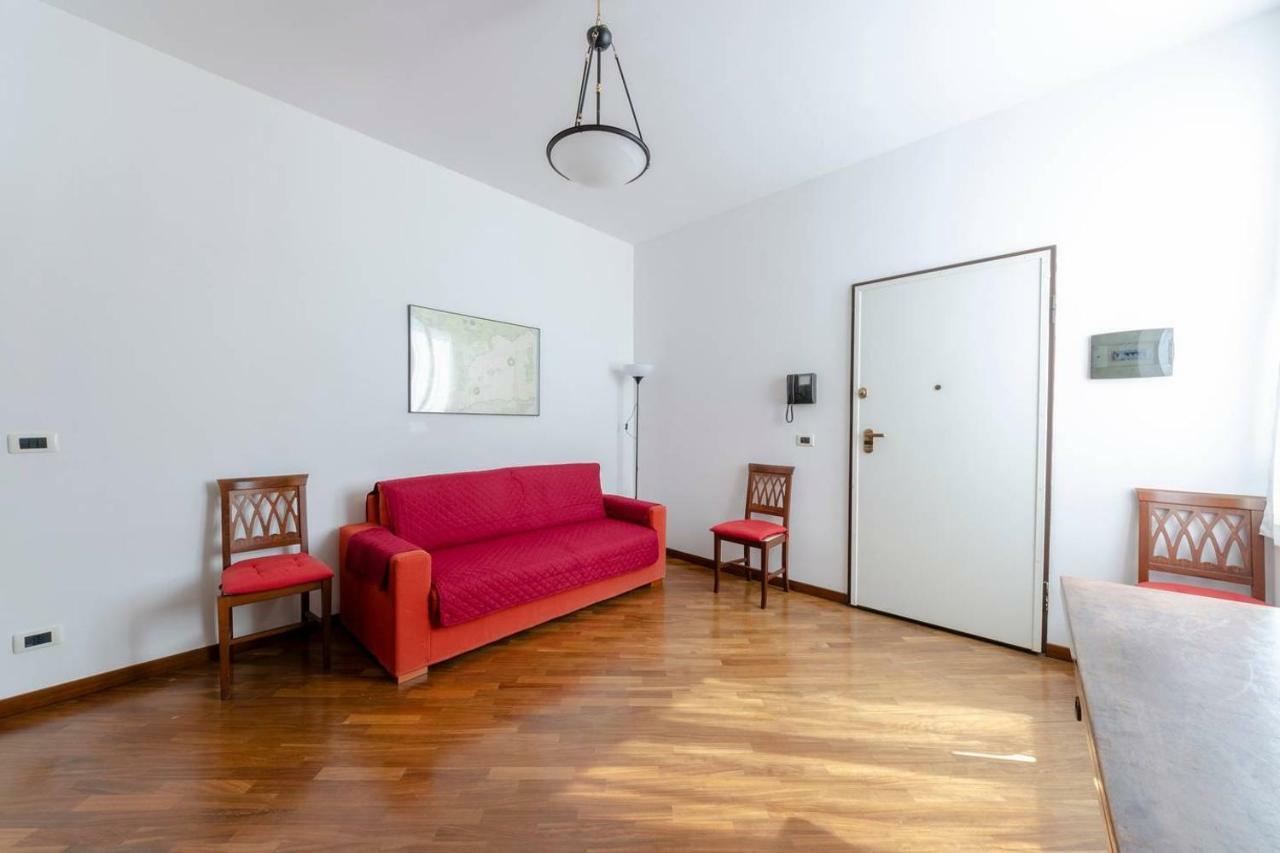Apartment Joivy For 4 Near The Port Of Genoa